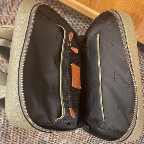 COACH Gotham Backpack. Army Green. - Picture 5 of 7